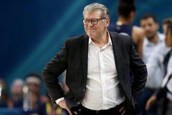 Geno Auriemma leads UConn over FDU, becomes college basketball's winningest coach